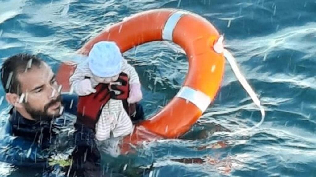 Habla el guardia civil que rescató a un bebé en el mar de Ceuta