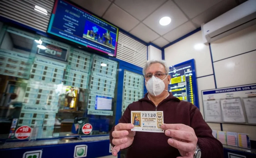 Qué pide el banco para cobrar un décimo compartido de Lotería o Euromillones